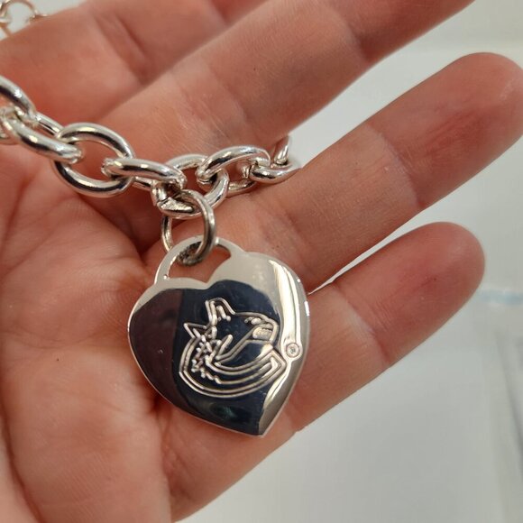 NHL Vancouver Canucks Heart Bracelets x 2 and Bottle Opener Bundle Avon - Picture 5 of 10